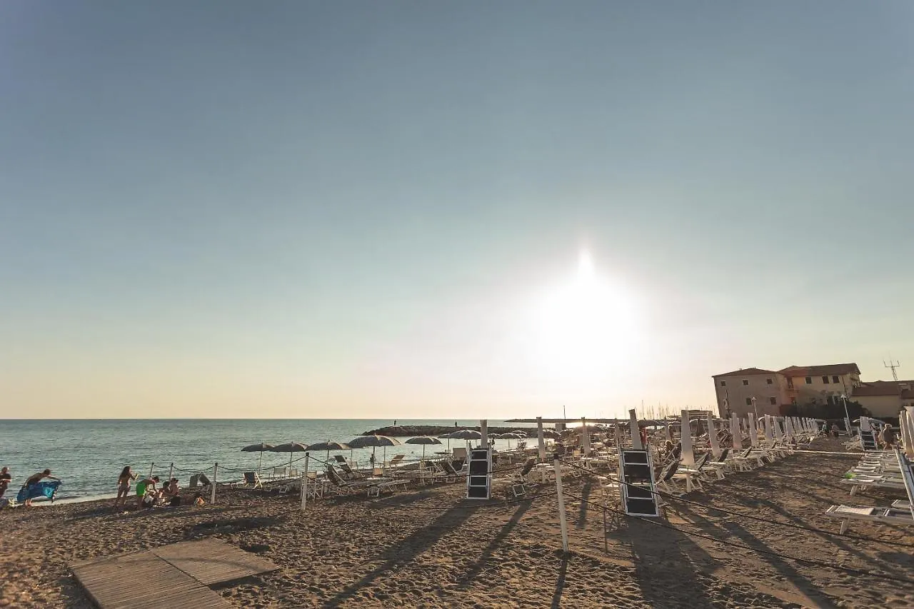 Vakantiehuis Via Siena 4 - Suites & Rooms Marina di Cecina