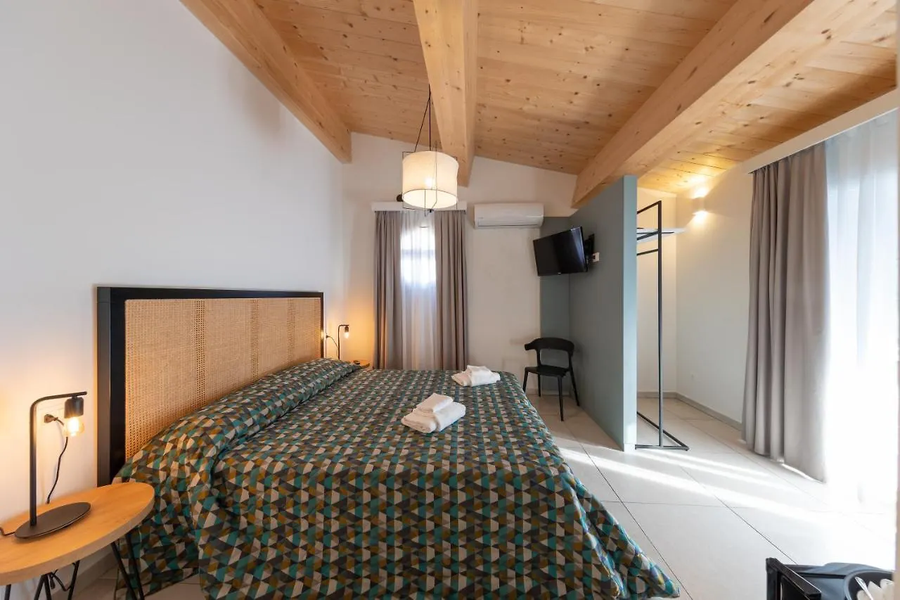 Vakantiehuis Via Siena 4 - Suites & Rooms Marina di Cecina Italië